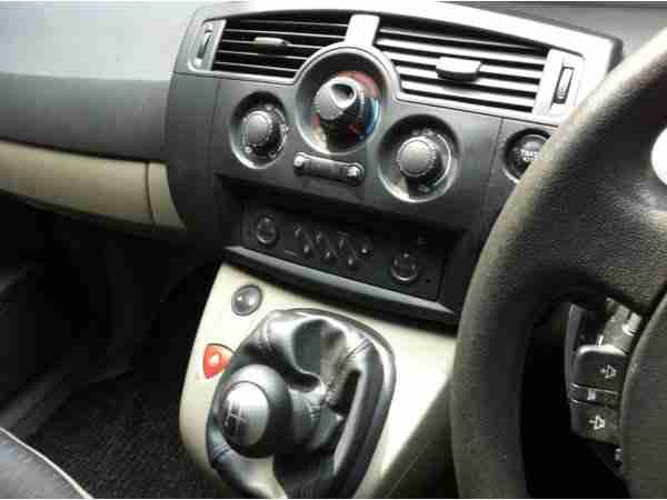 Renault Scenic mit Tüv bis 03,15 und mit frischen Mobilitätsgarantie bis 04,16