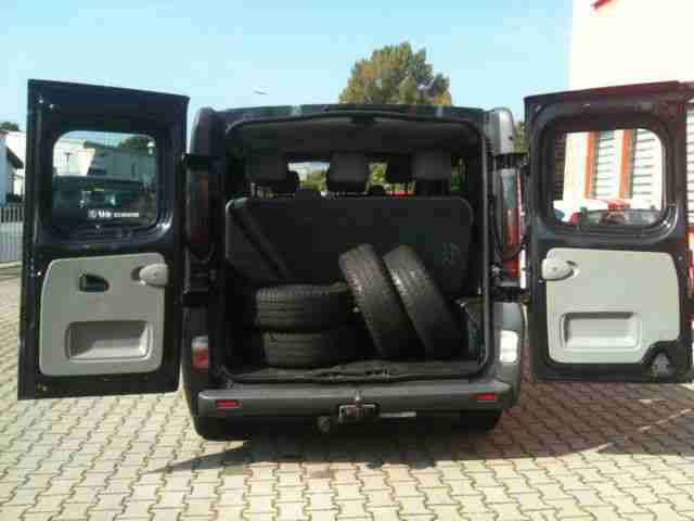 Renault Trafic 2.5 dCi 140 9-Sitzer grüne Plakette