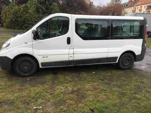 Renault Trafic Combi L2H1 9 SITZER verglast klima