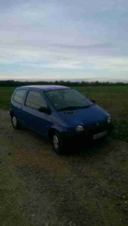 Twingo ( F) mit 197, 500 km in Blau