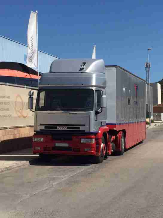 Renntransporter Iveco - 440 ET mit Wohnkabine und Vorzelt