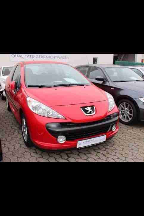 Roter Peugeot 207 Urban Move 95PS 70KW