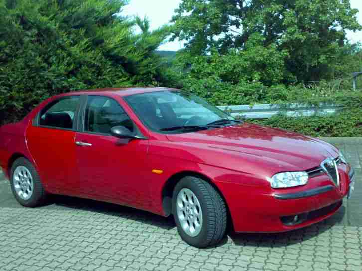 Rotes Alfa Romeo 156, V6, 2,5 l sucht neues Zuhause – TÜV bis 05.2015
