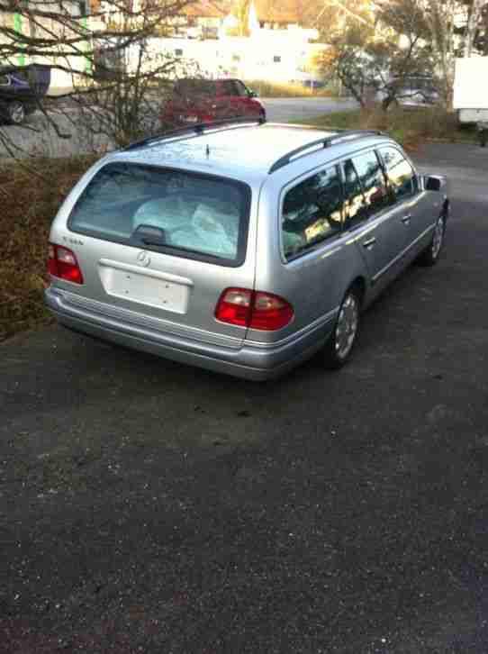 SCHÖNER MERCEDES BENZ E 320 T / ELEGANCE 4-MATIC KOMBI