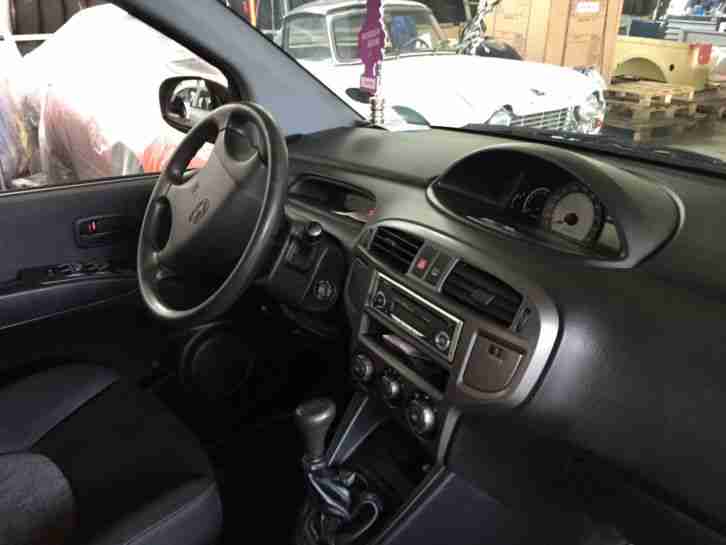 SCHÖNES FAMILIEN AUTO ,4 TÜRER , KLIMA , ERST 49800