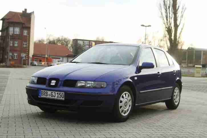 SEAT LEON, blau, TÜV 4/2017, neue Batterie