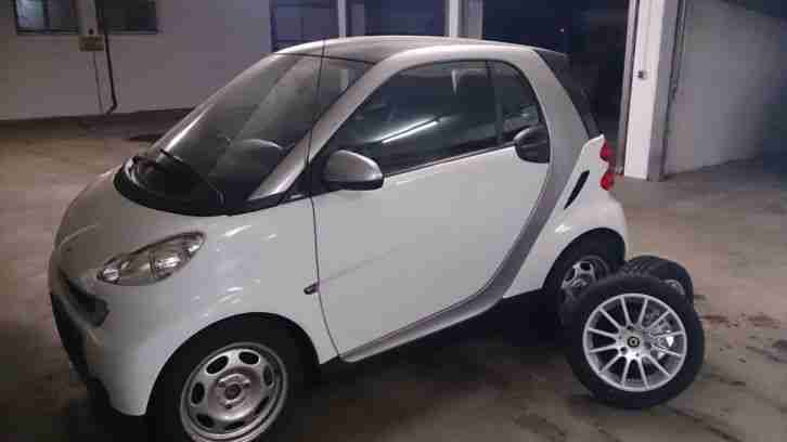 SMART FORTWO COUPE MHD, 5590 km, 52 KW, HU 9