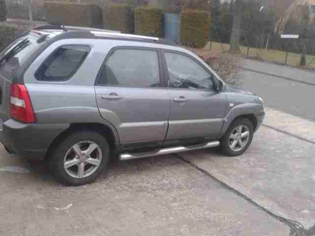 SUV Kia Sportage 2.0 CRDi Ex Klima Leder SSD Alu 4 x 4 WD ESP gebraucht