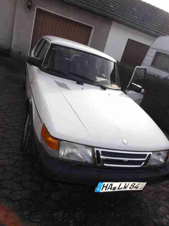 Saab 900 i