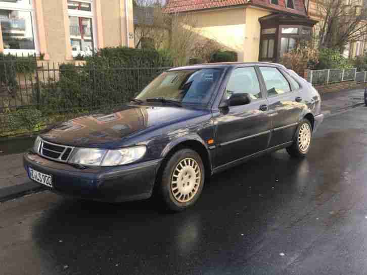 Saab 900