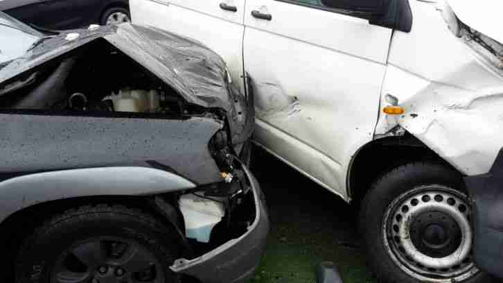 Schnäppchen Mazda Tribute V 6 197 PS