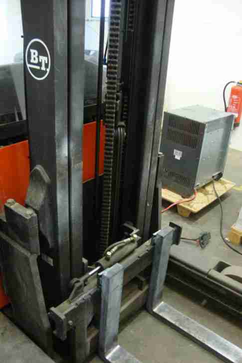 Schubmaststapler BT RRB1