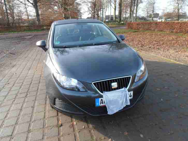 Seat Ibiza 1,2 Anthrazit im Neuwagenzustand , erst 28.000km!!! Top!!!