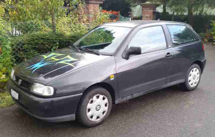Seat Ibiza, defekt, Baujahr 1998, mit schweizer Zulassung