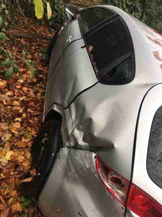 Seat Leon 1.6 1P Unfall Totalschaden