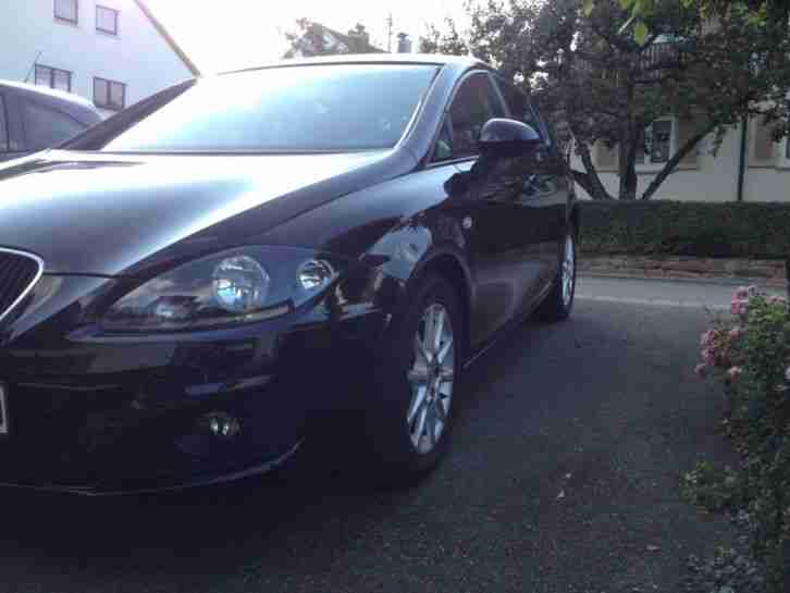 Seat Leon 1,6 Style, 75 kW, Magico Schwarz Metallic, Stoff Style, Anthraszit