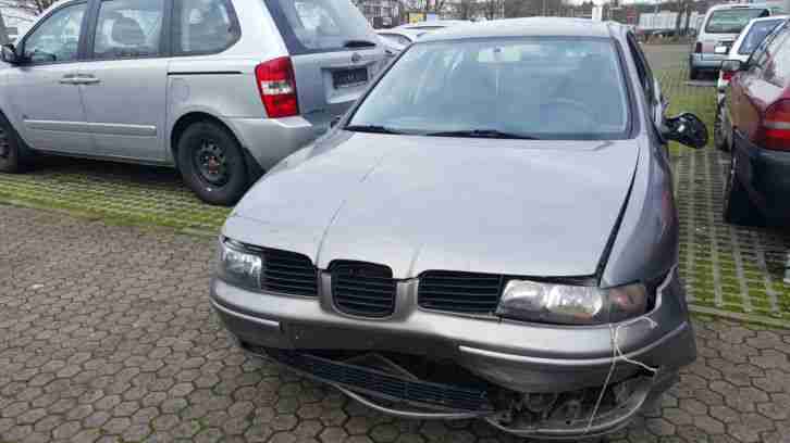 Seat Leon 1,6 Unfall Fahrzeug
