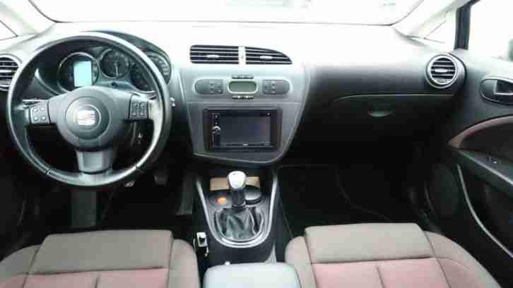 Seat Leon 2.0 FSI (150PS) Stylance mit NAVI, XENON uvm