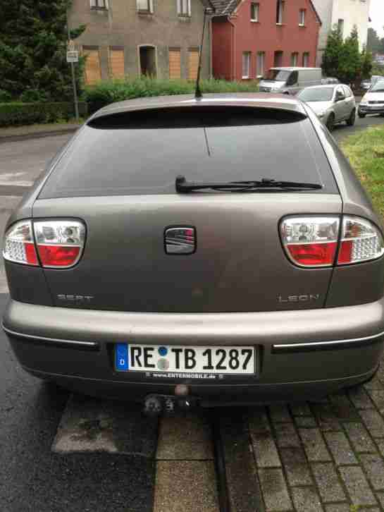 Seat Leon1m 1,6 Bj 2004 **VIELE EXTRAS** << Silber - Grau>> ~155.000km~