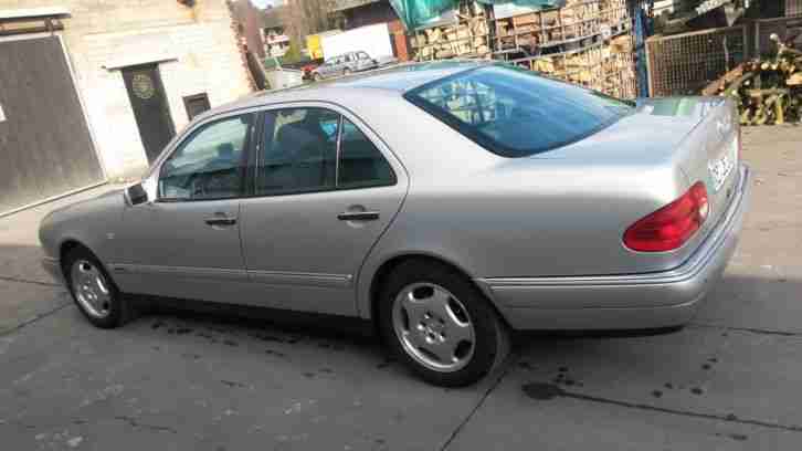 Sehr gepflegter Mercedes Benz 240 Automatic