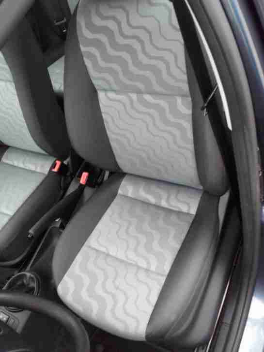 Skoda Fabia 1.2 HTP Gepflegt kompletter Auspuff u. Bremse hinten Neu Klimaanlage