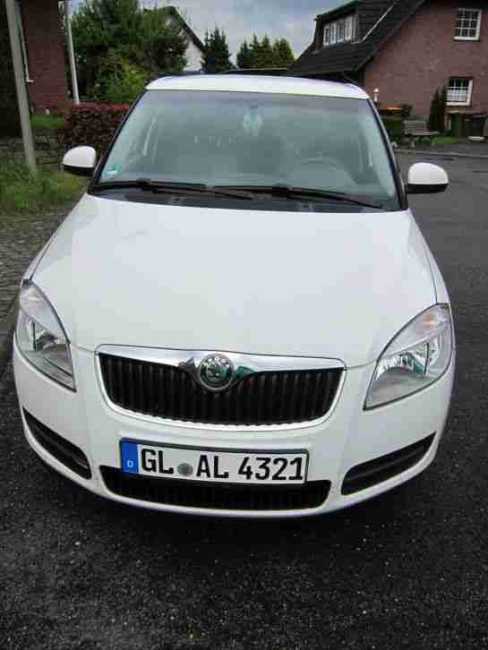 Skoda Fabia 1.2 Schräghecklimosine TYP 5J in Weiss, Baujahr 2008, TÜV+AU 6/2017