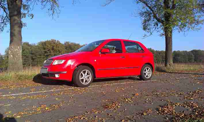 Skoda Fabia 1,9 tdi Standheizung + FB Sitzheizung Klima AHK Bluetooth rot DPF