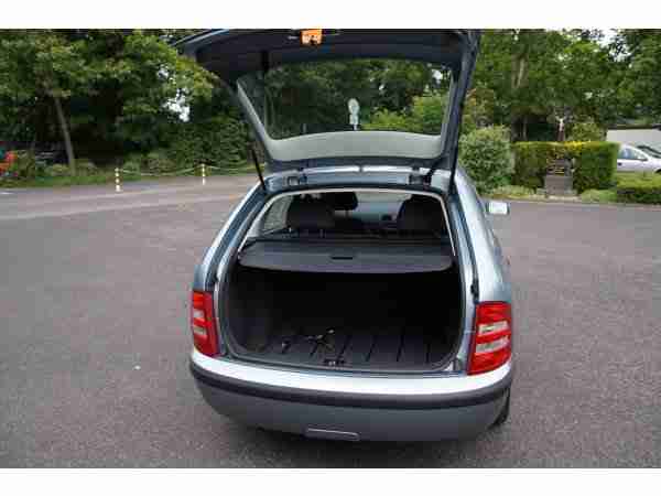 Skoda Fabia Combi 2.0 Elegance - 85 KW,116 PS, EZ: 12/2001, scheckheft lückenlos