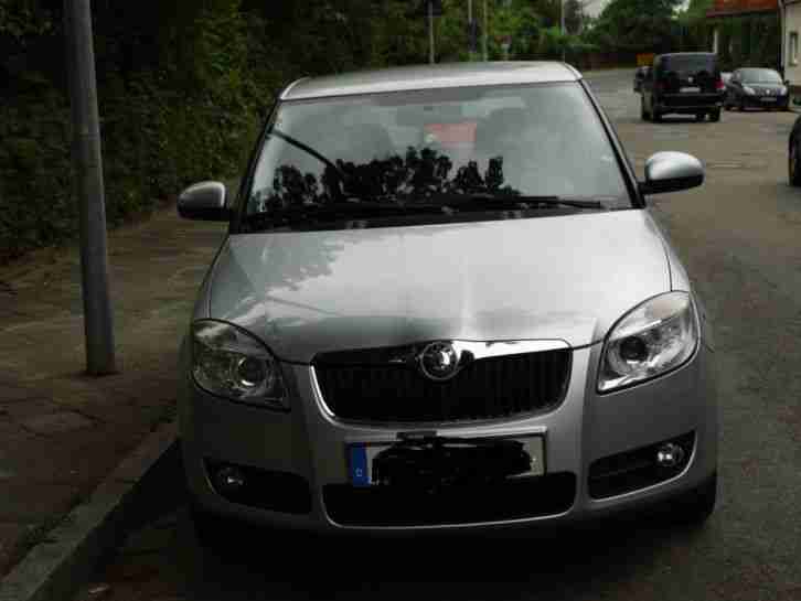 Fabia Combi, Silbermetallic, Leichtmetallfelgen,