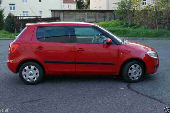 Skoda Fabia II Elegance 1.2 Klima, ESP, Einparkhilfe, Tempomat...
