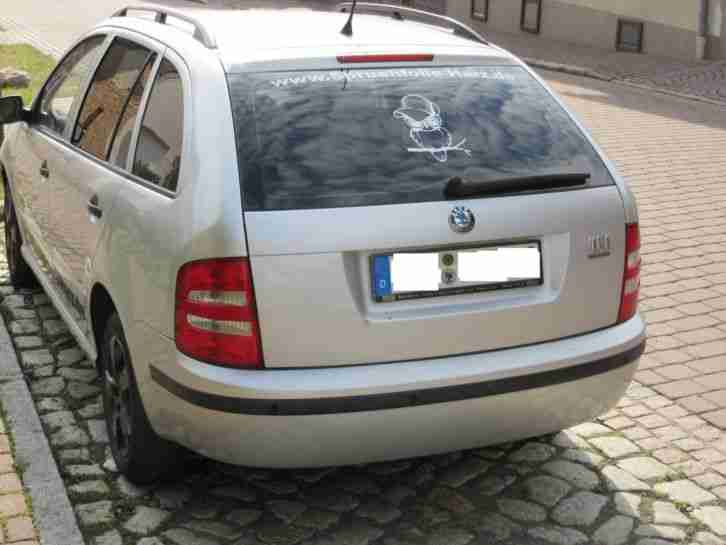 Skoda Fabia Kombi 1,4 16 V, Silber, getönte Scheiben u.s.w.