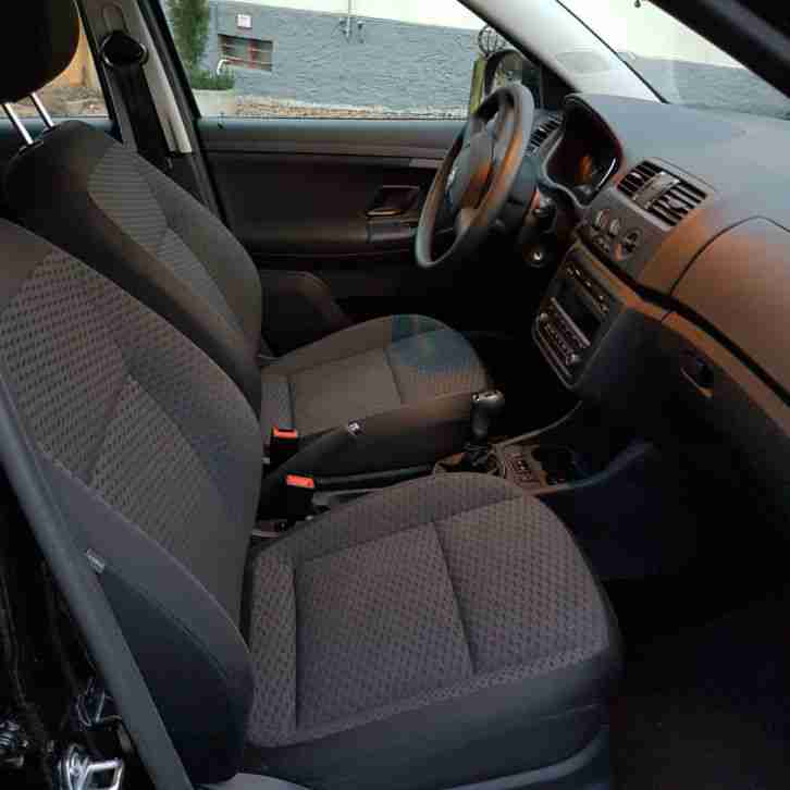 Skoda Fabia Kombi Ambition schwarz Bj. 2013 1.2TSI 77KW 71000Km guter Zustand