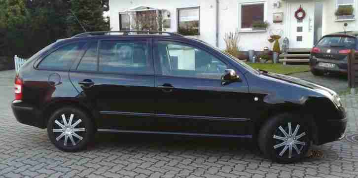Skoda Fabia Kombilimousine 1.4 16V EZ:2/07 Km:120000 Auto KFZ PKW Automobile TOP
