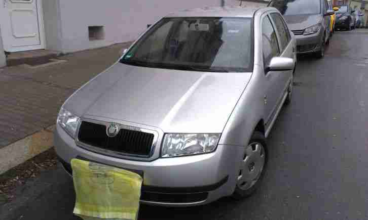Skoda Fabia Stufenheck, silber-grau, km 124143