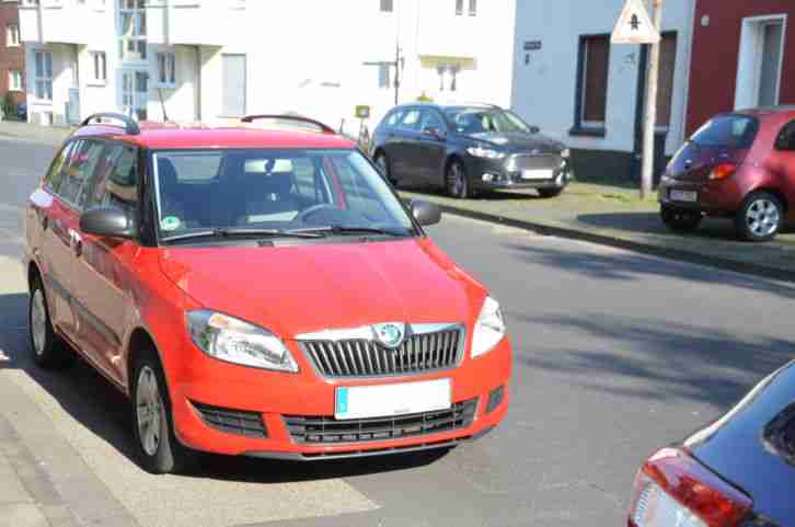 Skoda Fabia TSI, 4 Zylinder Motor, 1. Hand, Scheckheft, Baujahr 2012