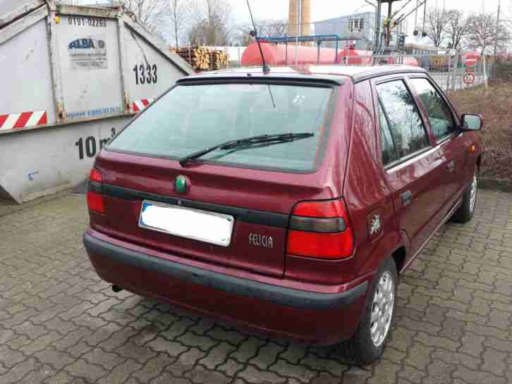 Skoda Felicia 1.6 EZ: 06/99 Km: 154.284 Euro 2 mit CDPlayer Unfallfrei 5 Türer