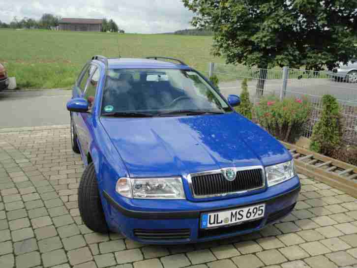 Skoda Octavia 1.6 Combi Tour, EZ 11 2009