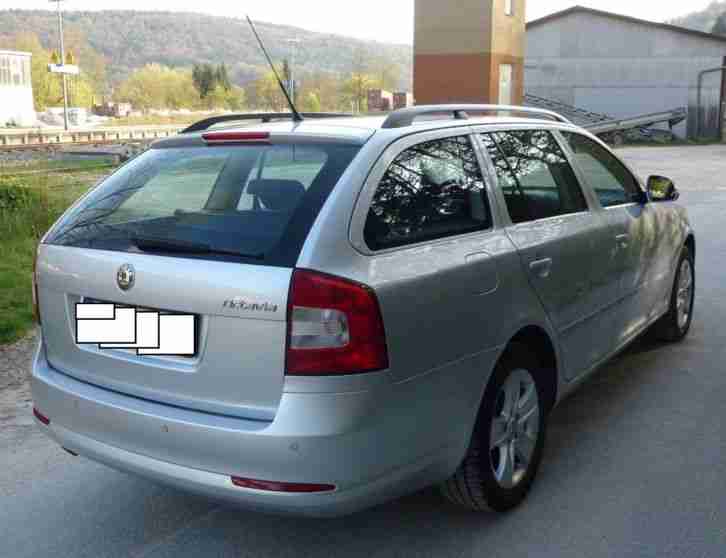 Skoda Octavia Ambiente 1.4 TSI 90KW mit Garantie bis 01/2015 nur ca. 46000km