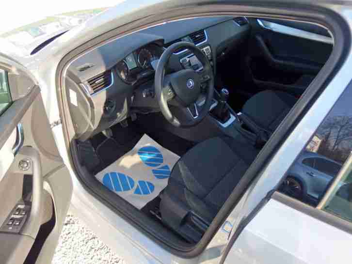 Skoda Octavia III 1.4TSI fast-NEUWAGEN STANDHEIZUNG XENON PDC SITZHEIZUNG SOUND