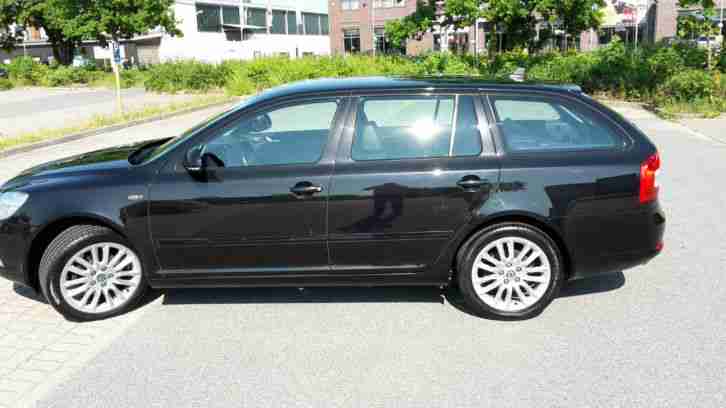 Skoda Octavia Kombi 2.0 TDI Bj. 04.2010 Leder, Navi, AHK "Laurin + Klement"