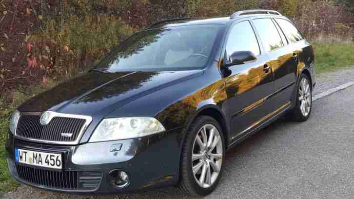 Skoda Octavia Kombi RS 2.0 TSI 200 PS schwarz