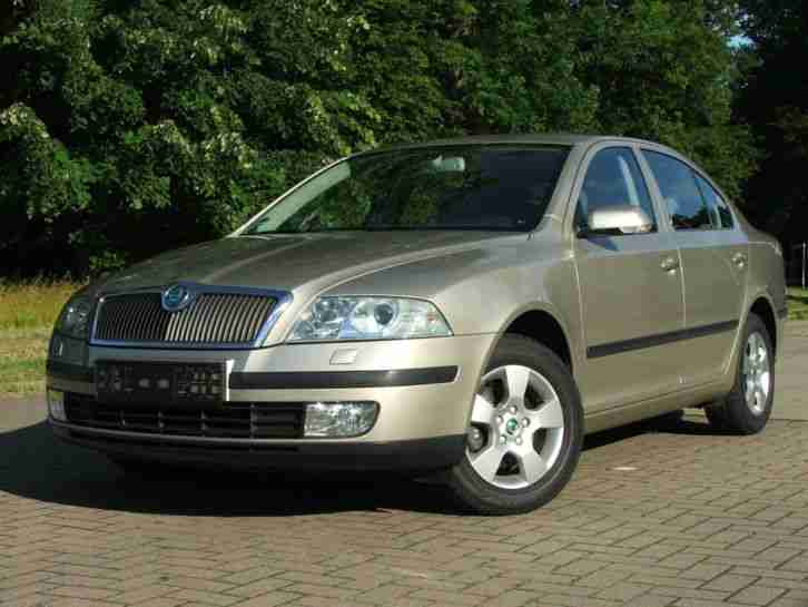 Skoda Octavia Oktavia II 1.6 Ambiente 1.Hand Klima Xenon Sitzheizung TÜV 11/2015