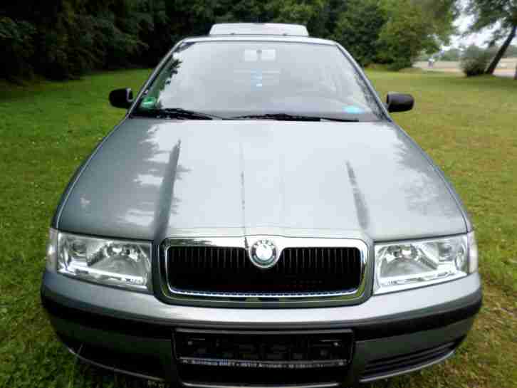 Skoda Octavia aus Rentner-- Hand-- TOP-- Standheizung --TÜV AU NEU