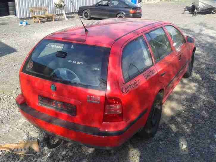 Skoda Oktavia Kombi 1.6 101 PS AHK Tüv bis 5/17 rot Alu mit WR + SR