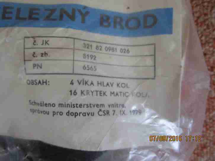 Skoda Radkappensatz von 1979 unverbaut in der tschechischen Originalverpackung