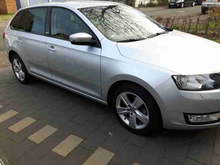Skoda Rapid Spaceback 1.6Tdi Joy Navi Xenon AHK Freisprechanlage