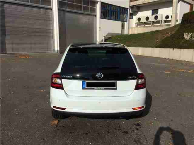 Skoda Rapid Spaceback Style+ 1.6 L; 105 PS;