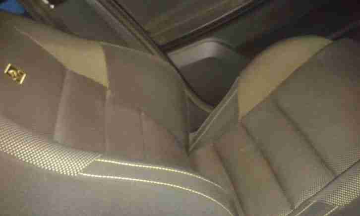 Skoda Roomster 1.4 16V Schwarz Sitzheizung Tempomat BC guter Zustand Sportsitze