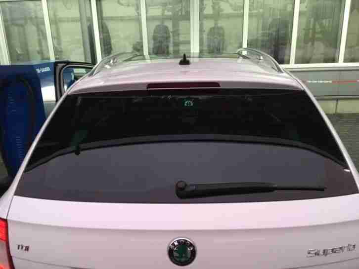 Skoda Superb 2.0 TDI Exclusive Leder, Xenon, Panoramadach, Navi, Soundsystem etc