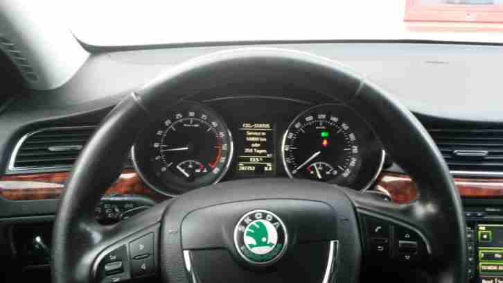 Skoda Superb Combi 2,0 Diesel 170PS DSG Bj.2011 287.800 Km 1. Hand Schekheft